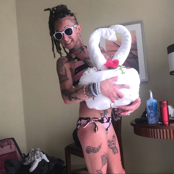 Meet your Posher, Lisa - Picture 1 of 1